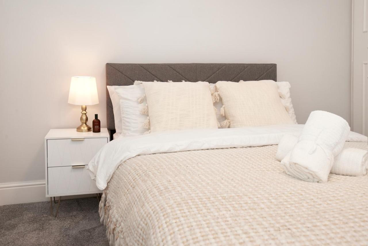 Excellent, Three Bedroom North London Apartment With Free Parking 외부 사진